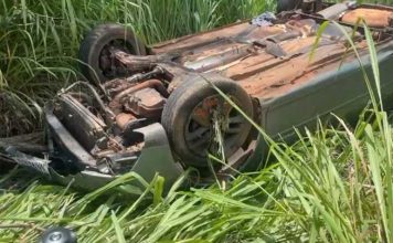 Capotamento deixa três feridos, dois em estado grave, próximo à Estância Amazonas